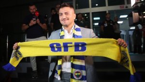 Cengiz Ünder, Fenerbahçe için İstanbul'a geldi