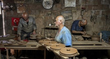 Çömlekçi kardeşler mesleği öğrenmek isteyen çırakları bekliyor 