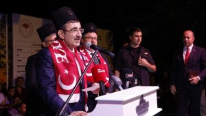 Cumhurbaşkanı Yardımcısı Yılmaz: Çanakkale ruhu, Kurtuluş Savaşı ruhu Türkiye Yüzyılı'nı da inşa edecek ruhtur