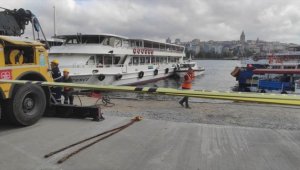 Eminönü'nde İETT otobüsü denize düştü