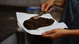 Eskişehirli işletmeci "çikolatalı çi börek" üretiyor