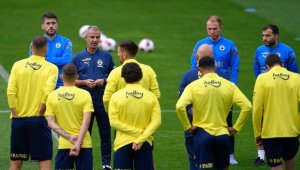 Fenerbahçe, yeni teknik direktörü ve 9 transferiyle sezona başlıyor