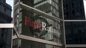 Fitch: Faiz adımlarında farklılaşma var