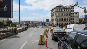 Galata Köprüsü'ndeki bakım çalışması trafikte yoğunluğa neden oldu