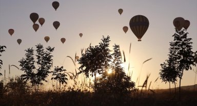 Kapadokya'da sıcak hava balon turları hafta sonuna ertelendi