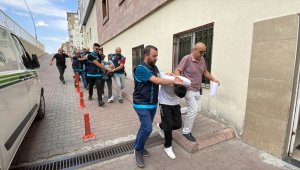 Kayseri'de 1'i polis 2 kişinin yaralanmasıyla ilgili 1 zanlı tutuklandı