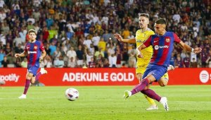 LaLiga'nın son şampiyonu Barcelona, Cadiz'i 2-0 yendi