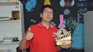 Lise öğrencisi Hulusi Diler, Arktik'te deneyimlediği projesiyle kirli suları temizlemeyi hedefliyor