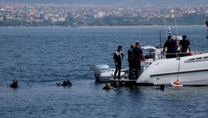 Marmara Depremi'nin "batık şehri"nden canlı yayın yapıldı