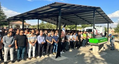 Nevşehir'de trafik kazasında ölen 2 kişinin cenazesi toprağa verildi