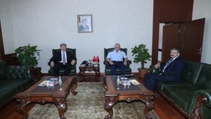 Orgeneral Kadıoğlu, Eskişehir Vali Vekili Okan Leblebicier'e veda ziyaretinde bulundu