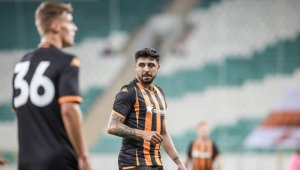 Ozan Tufan "hat-trick" yaptı, Hull City kazandı