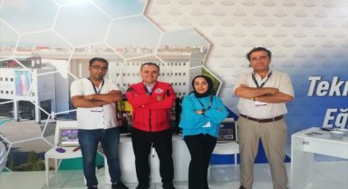 Rektör Çalış, TEKNOFEST'teki ERÜ standını ziyaret etti