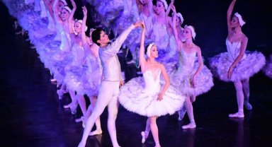 30. Uluslararası Aspendos Opera ve Bale Festivali'nde "Kuğu Gölü" balesi sahnelendi