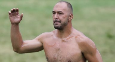 671. Tarihi Elmalı Yağlı Güreşleri'nde başpehlivanlığı Ali Gürbüz kazandı