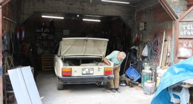 73 yaşındaki kaportacı sağlığı el verdikçe mesleğini yapmak istiyor