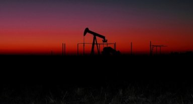 ABD petrol fiyatı tahminini yükseltti