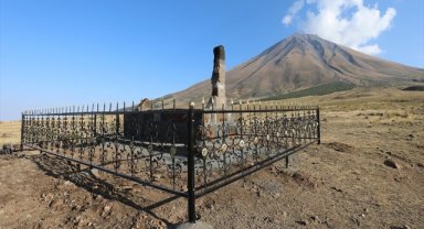 Ağrı Dağı'nda şehit olan askerin mezarı Genelkurmay arşivi incelenerek bulundu