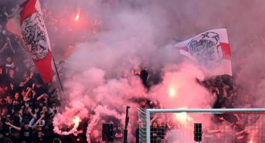 Ajax-Feyenoord derbisi olaylar nedeniyle tatil edildi