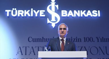 Bakan Ersoy: Atatürk'ten miras, "ülkemizi muasır medeniyetler seviyesinin üstüne çıkarma ülküsü" her zaman aklımızdadır