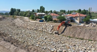 Beyşehir'de dere ıslah çalışmaları