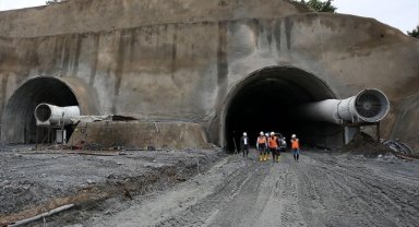 Bitlis-Van kara yolunda ulaşım, çevre yolu ve tünel projeleriyle daha güvenli hale getiriliyor