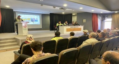 Bozkır'da okul servis araç sürücülerine ve okul idarecilerine seminer verildi