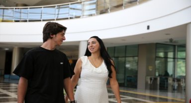 Cesaret vermek için sınava birlikte girdiği oğluyla üniversiteli oldu