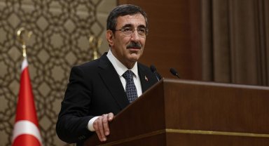 Cumhurbaşkanı Yardımcısı Yılmaz, yurt dışına eğitim için gönderilen öğrencilerin burslarında yapılan artışları açıkladı