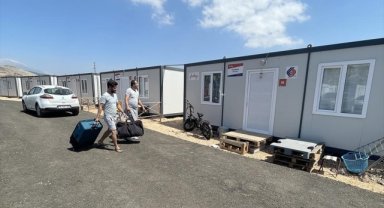 Deprem bölgesindeki illerde öğretmenlerin barınması için konteynerler hazırlanıyor