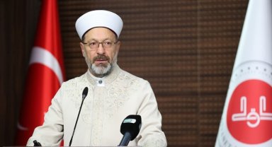 Diyanet İşleri Başkanı Erbaş'tan Mevlit Kandili mesajı: Rabb'imize karşı sorumluluklarımızı yeniden gözden geçirmeliyiz