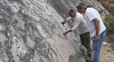 Ege'de antik kentleri de yıkan depremlerin izleri araştırılıyor