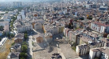 Elazığ'da ağır hasarlı binaların yüzde 46'sının yıkımı gerçekleştirildi 