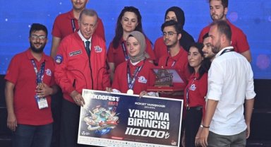 En iyi girişim ödülleri TEKNOFEST'te sahiplerini buldu