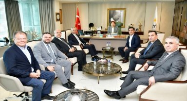 Eski MHP Milletvekili Mesut Dedeoğlu İYİ Parti'ye katıldı