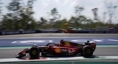 F1 İtalya Grand Prix'sinde pole pozisyonu Carlos Sainz'ın