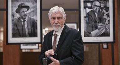 Fotoğraf sanatçısı Ozan Sağdıç'ın Ankara temalı fotoğraflarından oluşan sergi ziyaretçilerini ağırlıyor