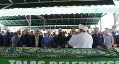 Fransa'da polis aracının karıştığı olayda yaralanıp hayatını kaybeden gencin cenazesi, Kayseri'de defnedildi