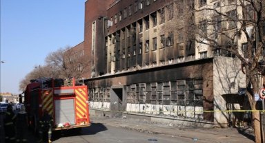 Güney Afrika'daki yangında ölen 74 kişiden 44'ünün kimliği henüz belirlenemedi