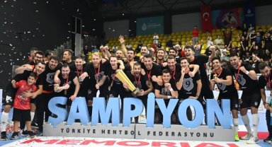 Hentbol Erkekler Süper Kupa'da şampiyon Beşiktaş Safi Çimento oldu