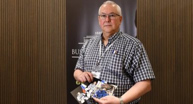 Hollandalı uzay meraklısı, kongreleri gezip astronotlara fotoğraflarını imzalatıyor