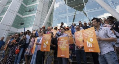 İngiltere'de uzman doktorlar 2 günlük grev başlattı