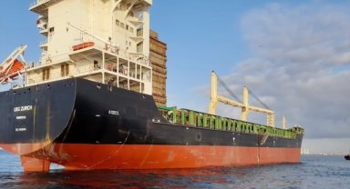 İstanbul Boğazı'nda arızalanan kargo gemisi Ahırkapı'ya demirletildi