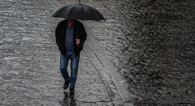 İstanbul çevreleri için gök gürültülü sağanak uyarısı