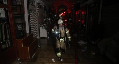 İstanbul'da Kapalıçarşı'nın çatısında çıkan yangın söndürüldü