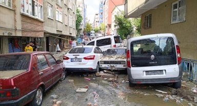 İstanbul'da selden etkilenen ailelere 15 bin lira yardım ödemesi yapılacak