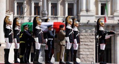 İtalya'da ölen eski Cumhurbaşkanı Napolitano devlet töreniyle son yolculuğuna uğurlandı