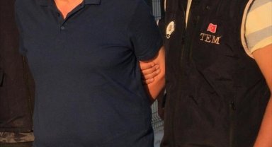 İzmir merkezli FETÖ operasyonunda 8 zanlı tutuklandı