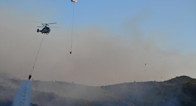 İzmir'deki orman yangınına müdahale eden helikopter baraja düştü