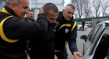 Kafasını kestiği ev arkadaşını buzdolabında sakladı